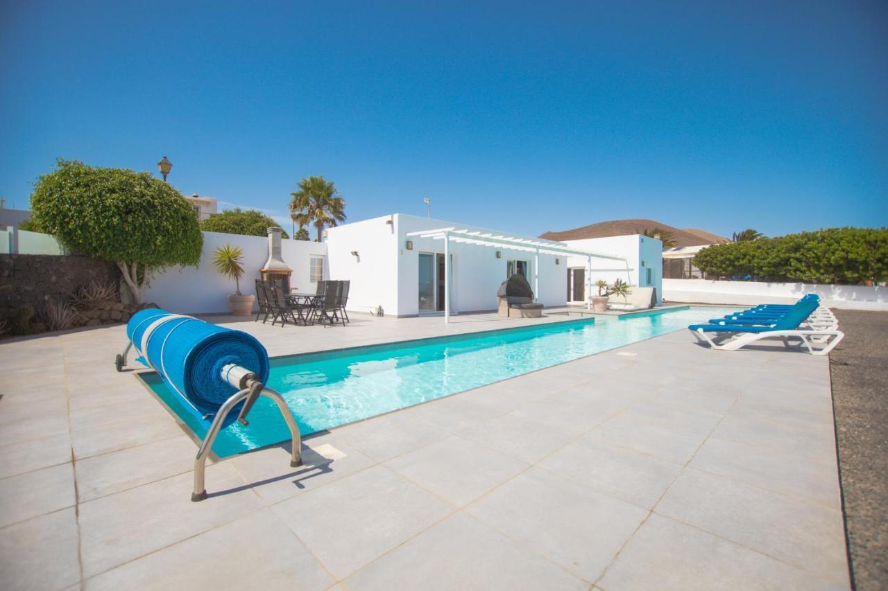 Вилла Casa Conil With A Private 25 Meter Heated Pool Экстерьер фото
